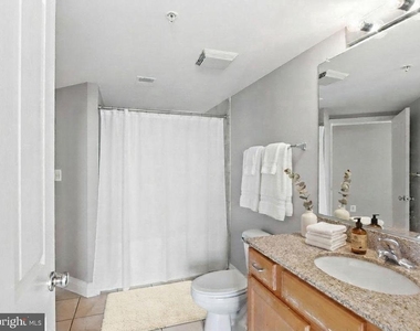 414 Water Street - Photo Thumbnail 8