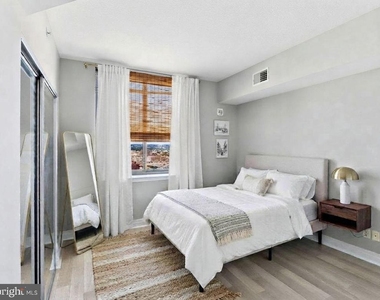 414 Water Street - Photo Thumbnail 7