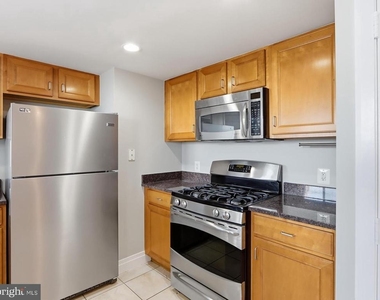 414 Water Street - Photo Thumbnail 2