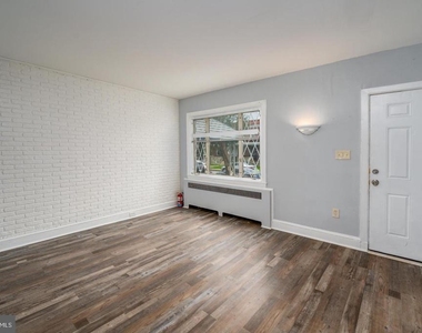 3050 Mayfield Avenue - Photo Thumbnail 2