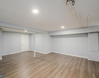 3050 Mayfield Avenue - Photo Thumbnail 15