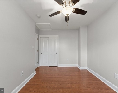 5922 Cedonia Avenue - Photo Thumbnail 14