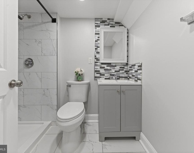 5922 Cedonia Avenue - Photo Thumbnail 18