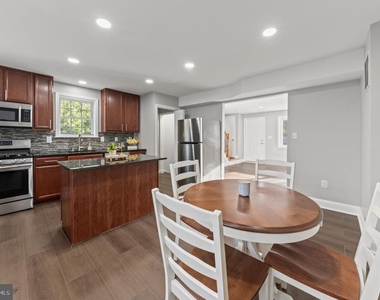 5922 Cedonia Avenue - Photo Thumbnail 6