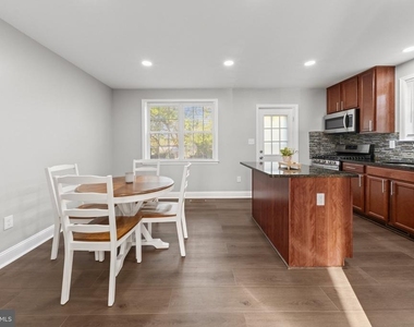 5922 Cedonia Avenue - Photo Thumbnail 4