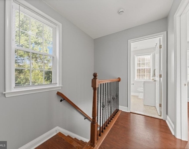 5922 Cedonia Avenue - Photo Thumbnail 7
