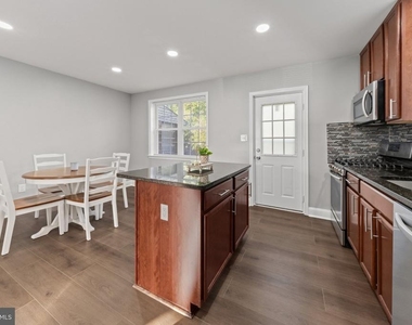 5922 Cedonia Avenue - Photo Thumbnail 5