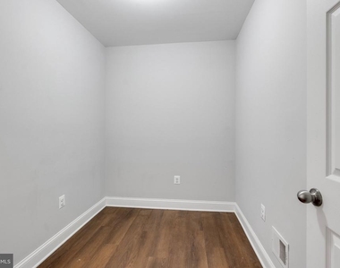 539 W 27th Street W - Photo Thumbnail 23