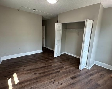 32 West Street - Photo Thumbnail 8