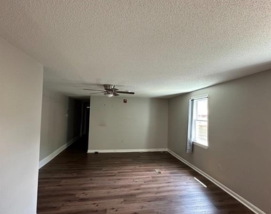 32 West Street - Photo Thumbnail 5