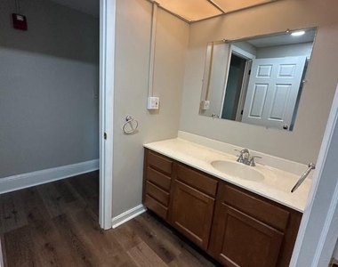 32 West Street - Photo Thumbnail 10