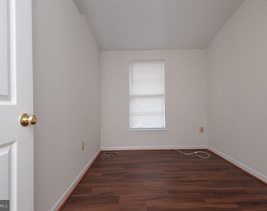 2407 Bolton Lane - Photo Thumbnail 10
