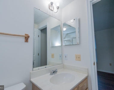 2407 Bolton Lane - Photo Thumbnail 6