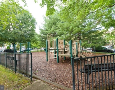 2407 Bolton Lane - Photo Thumbnail 39