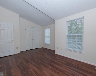 2407 Bolton Lane - Photo Thumbnail 7