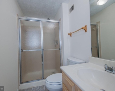2407 Bolton Lane - Photo Thumbnail 5