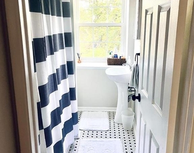 619 Genessee Street - Photo Thumbnail 7
