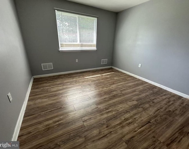 26 Cornwall Drive - Photo Thumbnail 7