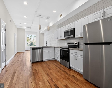 1707 N N Capitol Street Ne - Photo Thumbnail 2