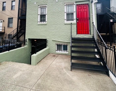 1707 N N Capitol Street Ne - Photo Thumbnail 13