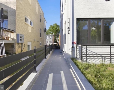 1140 Oates Street Ne - Photo Thumbnail 2