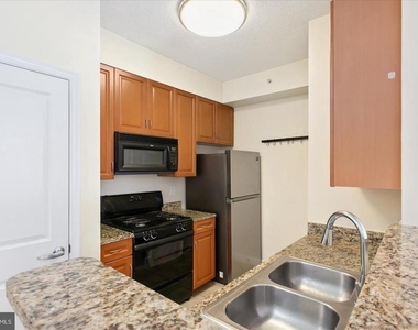 1111 25th Street Nw - Photo Thumbnail 6