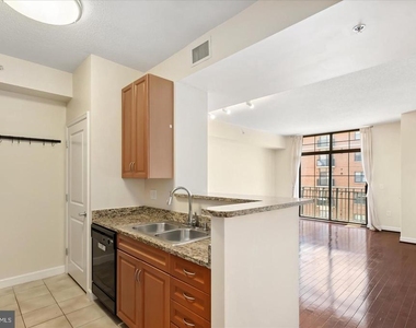 1111 25th Street Nw - Photo Thumbnail 4