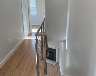 1311 Allison Street Ne - Photo Thumbnail 11