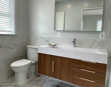 1311 Allison Street Ne - Photo Thumbnail 14