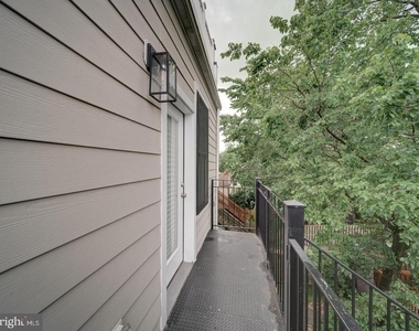 1914 Capitol Avenue Ne - Photo Thumbnail 37