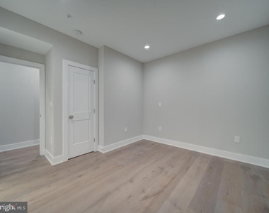 1914 Capitol Avenue Ne - Photo Thumbnail 29