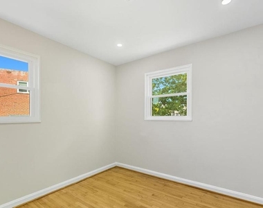 5916 8th Street Ne - Photo Thumbnail 15