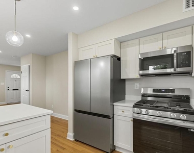 5916 8th Street Ne - Photo Thumbnail 4