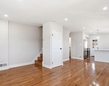 5916 8th Street Ne - Photo Thumbnail 1