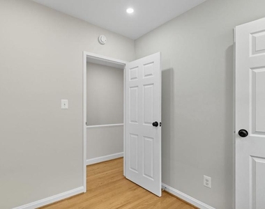 5916 8th Street Ne - Photo Thumbnail 8