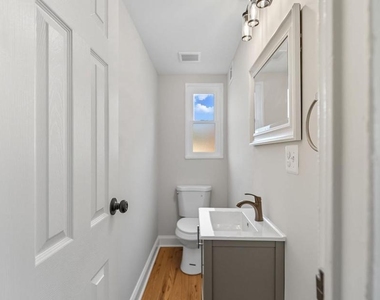 5916 8th Street Ne - Photo Thumbnail 6