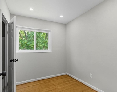 5916 8th Street Ne - Photo Thumbnail 7