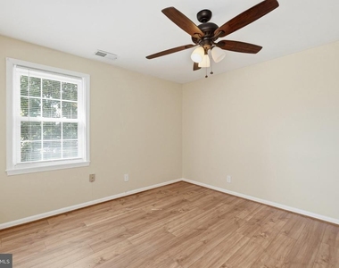 3923 Pennsylvania Avenue Se - Photo Thumbnail 4