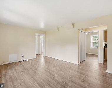 3923 Pennsylvania Avenue Se - Photo Thumbnail 7