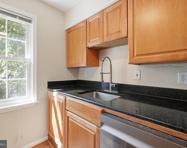 3923 Pennsylvania Avenue Se - Photo Thumbnail 11