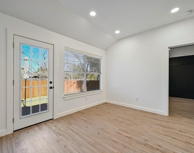 2738 Winding Brook Dr - Photo Thumbnail 9