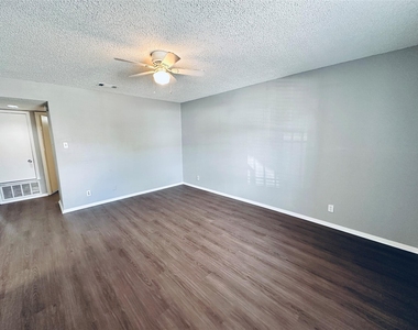 5500 Rose Hill Cir - Photo Thumbnail 22