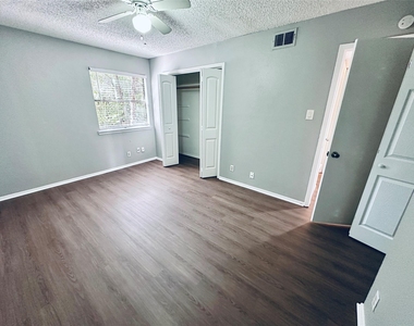 5500 Rose Hill Cir - Photo Thumbnail 18