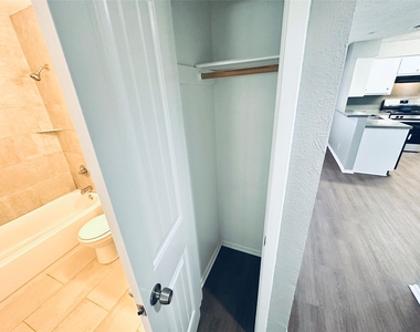 5500 Rose Hill Cir - Photo Thumbnail 16