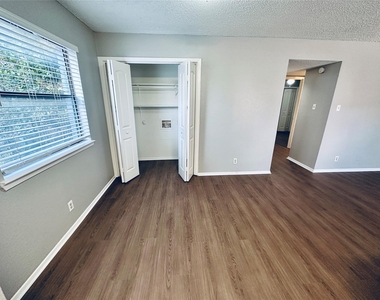 5500 Rose Hill Cir - Photo Thumbnail 23
