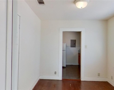 1607 S Austin Ave - Photo Thumbnail 8