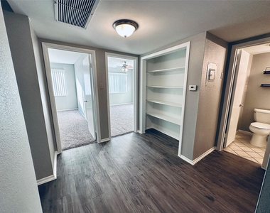 601 W 11th St - Photo Thumbnail 7