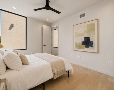 1403 Barton Hills Dr - Photo Thumbnail 24