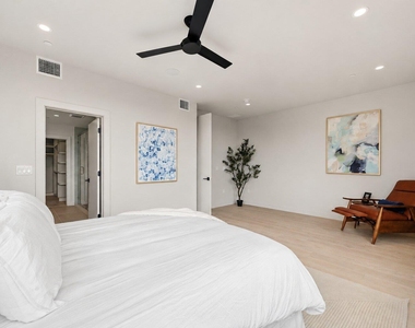 1403 Barton Hills Dr - Photo Thumbnail 18