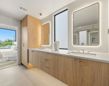 1403 Barton Hills Dr - Photo Thumbnail 21